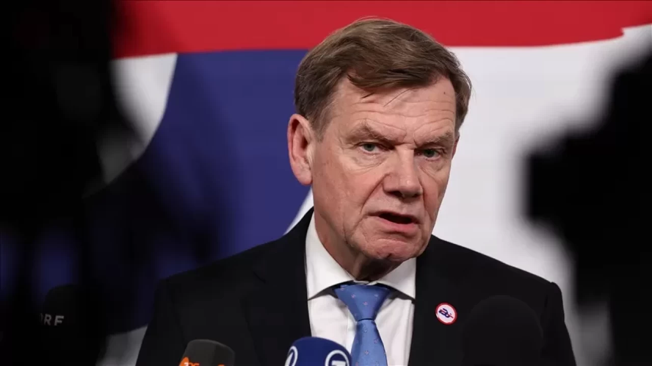 Alman Bakan Wadephul: Suriyelilerin gönüllü dönüşü gerçekleşmezse zorla yapılabilir