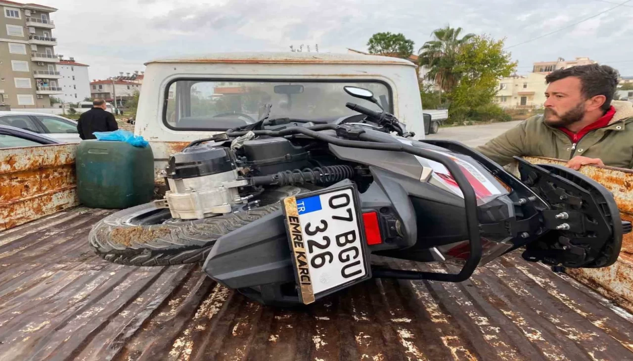 Otomobil ile motosiklet çarpıştı: 2 yaralı