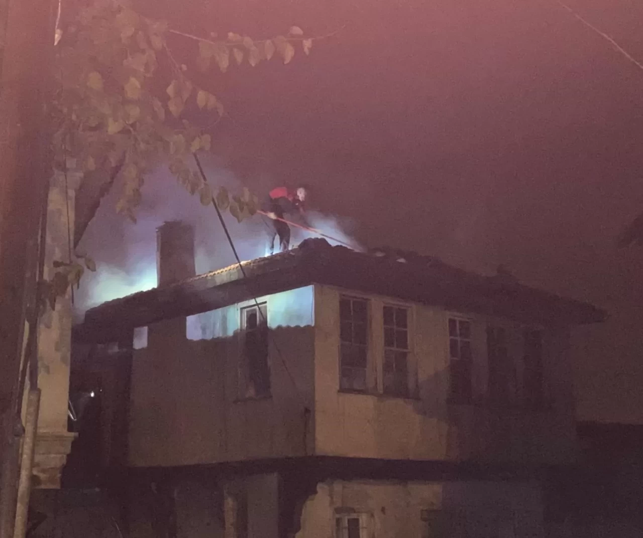 Çankırı’da korkutan yangın! Ev alev alev yandı, kullanılamaz hale geldi