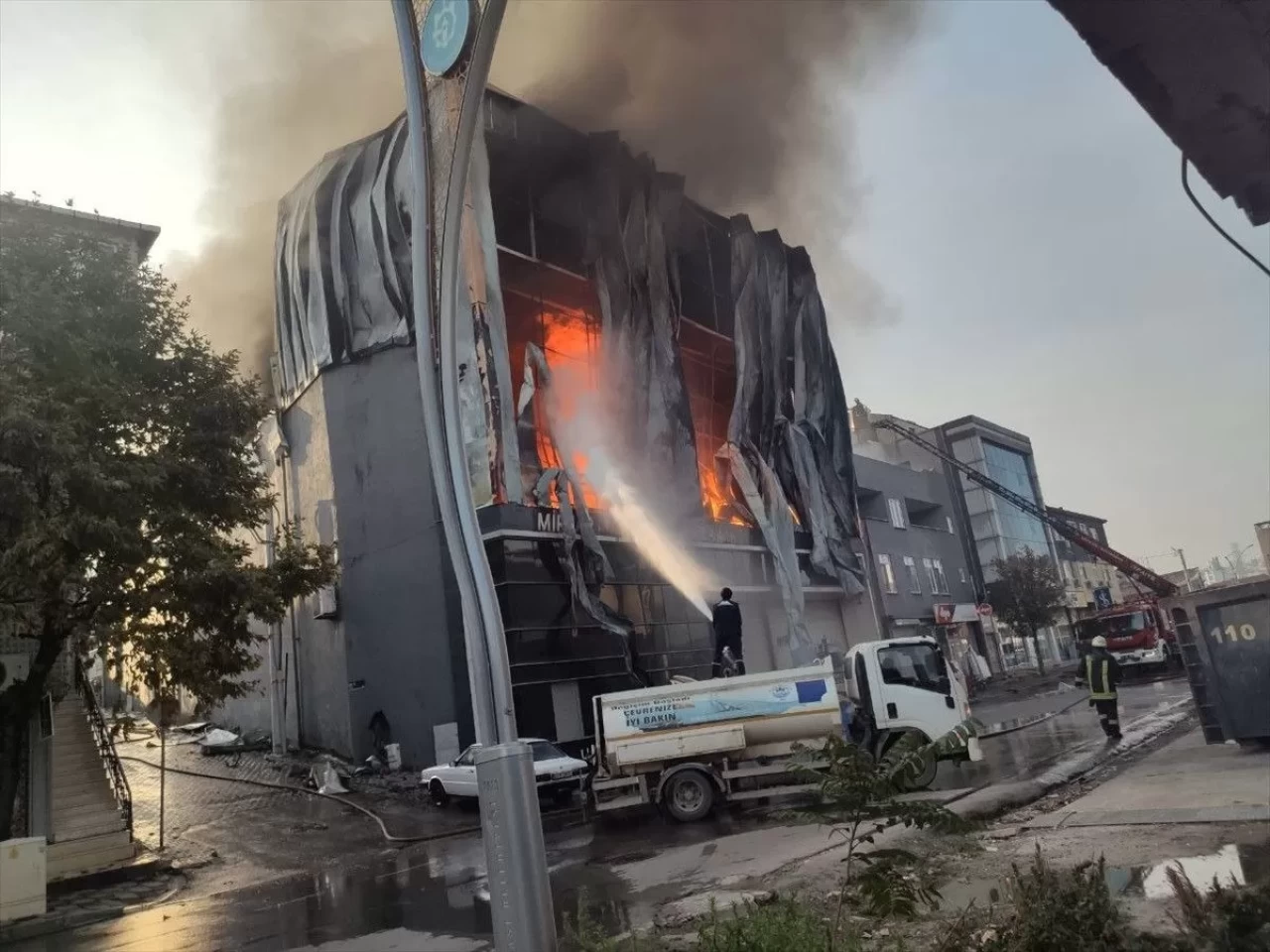 Kocaeli'de yangında hayatını kaybedenlerin otopsi işlemleri tamamlandı