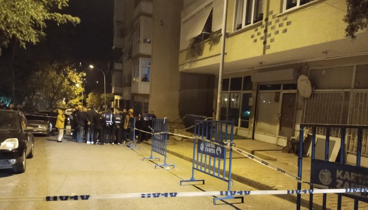 Kartal’da binanın kolonlarında çatlaklar oluştu: Bina tahliye edildi