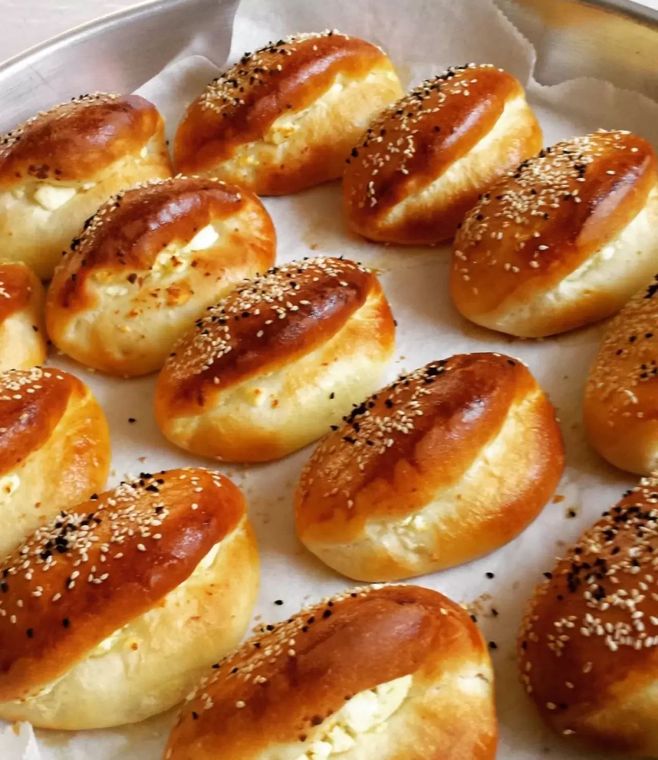 Pratik, kolay ve yumuşak poğaça nasıl yapılır? Birbirinden lezzetli 5 poğaça tarifi