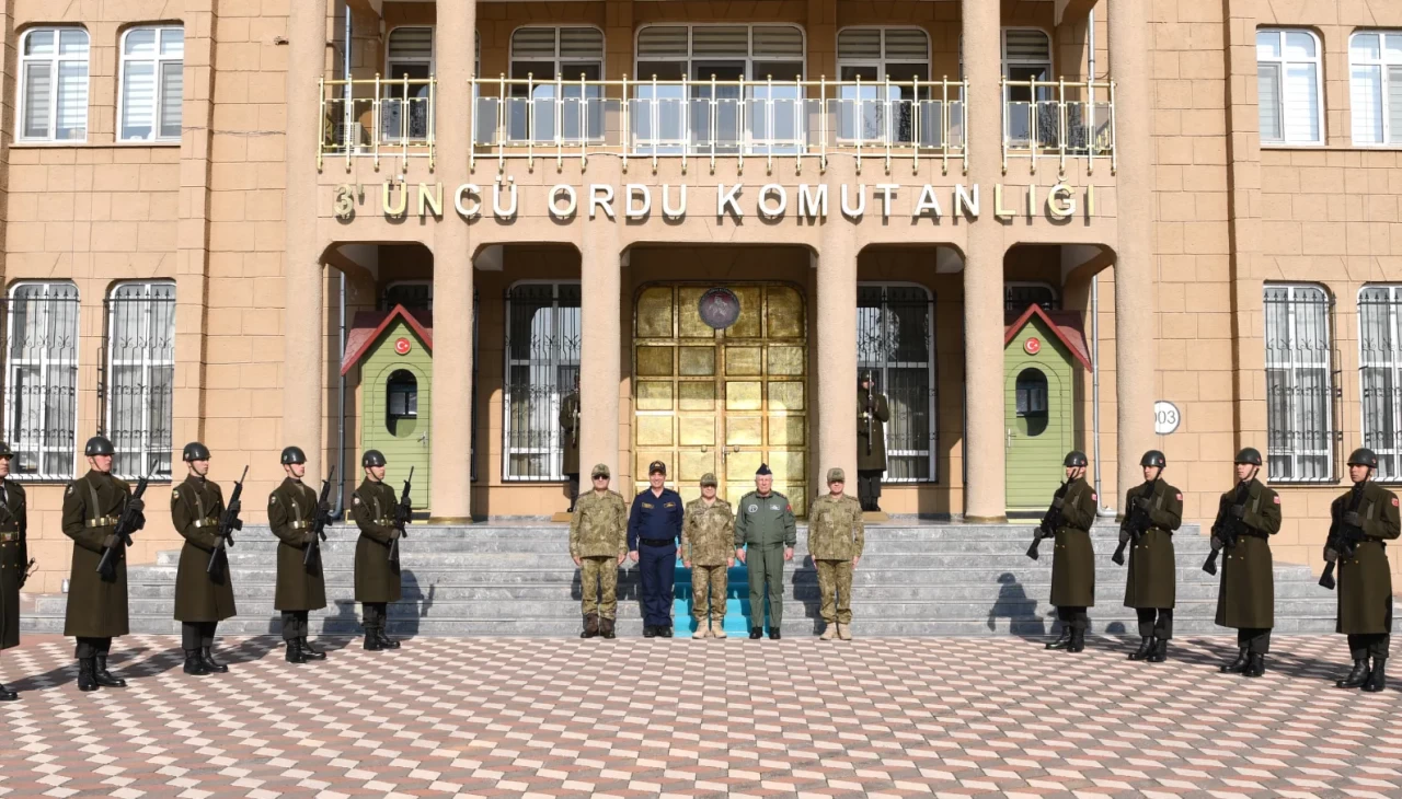 Genelkurmay Başkanı Bayraktaroğlu’ndan 3’üncü Ordu Komutanlığı’na denetim ziyareti