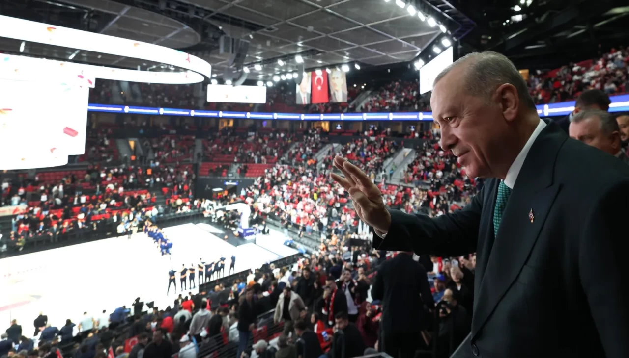 Cumhurbaşkanı Erdoğan, Milli Takımın 2027 FIBA Dünya Kupası sınavını tribünden izledi