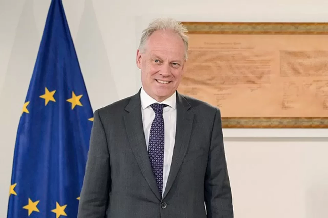 AB Komisyonu: Türkiye, bölgesel istikrara katkı sunan belirleyici bir aktördür