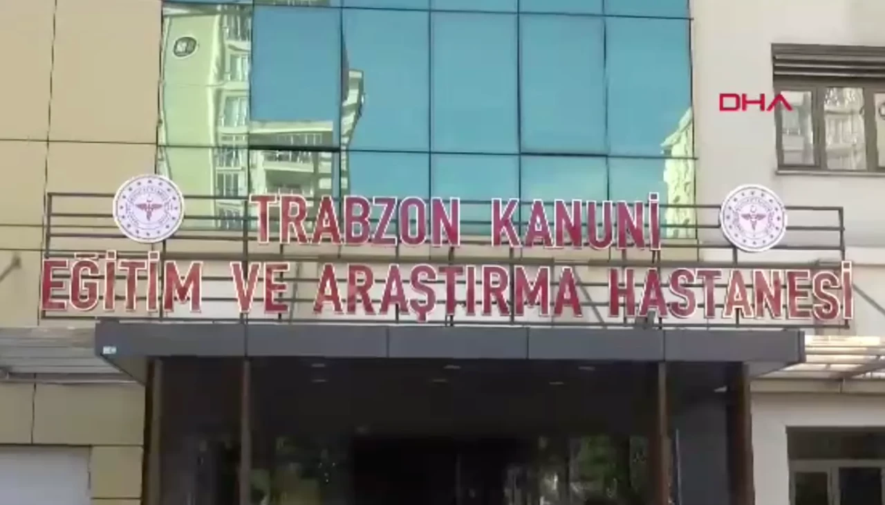 Trabzon’da aynı evden 3 kişi gıda zehirlenmesi şüphesiyle hastaneye kaldırıldı