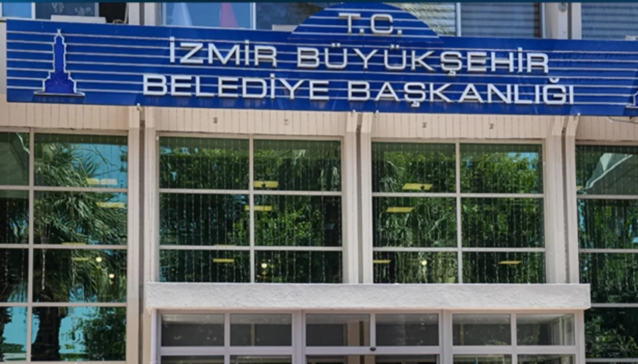 İzmir Büyükşehir Belediyesi yolsuzluk davasında ara karar açıklandı