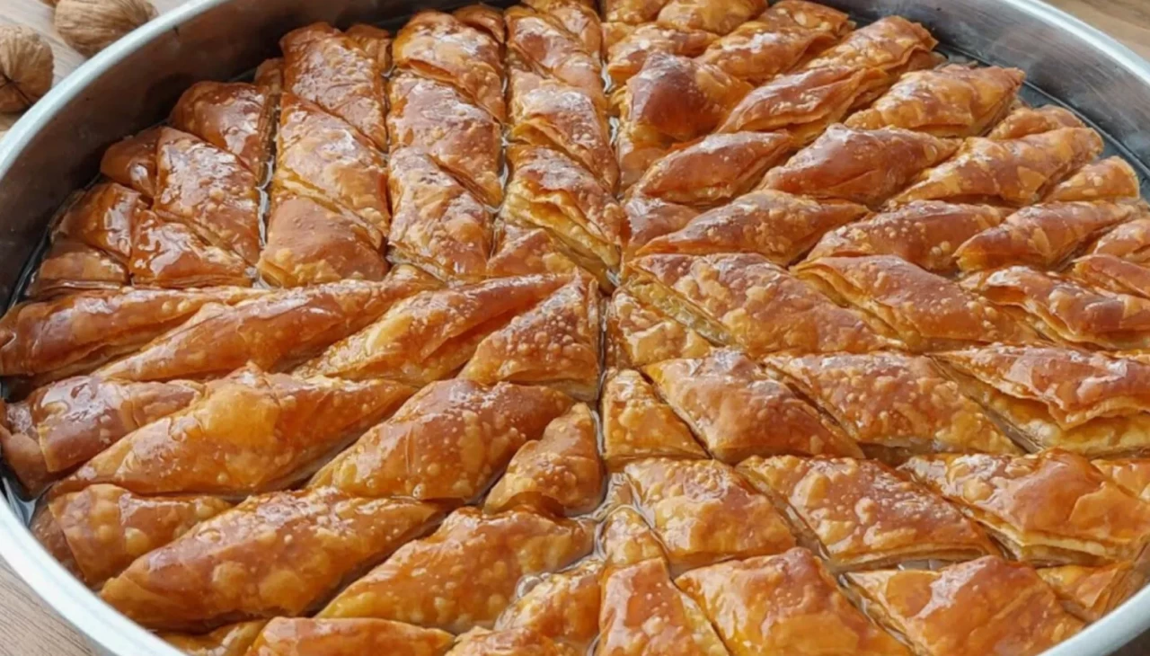 Ben yapamam diyenleri bile usta yaptı! MasterChef usulü kolay ev baklavası tarifi