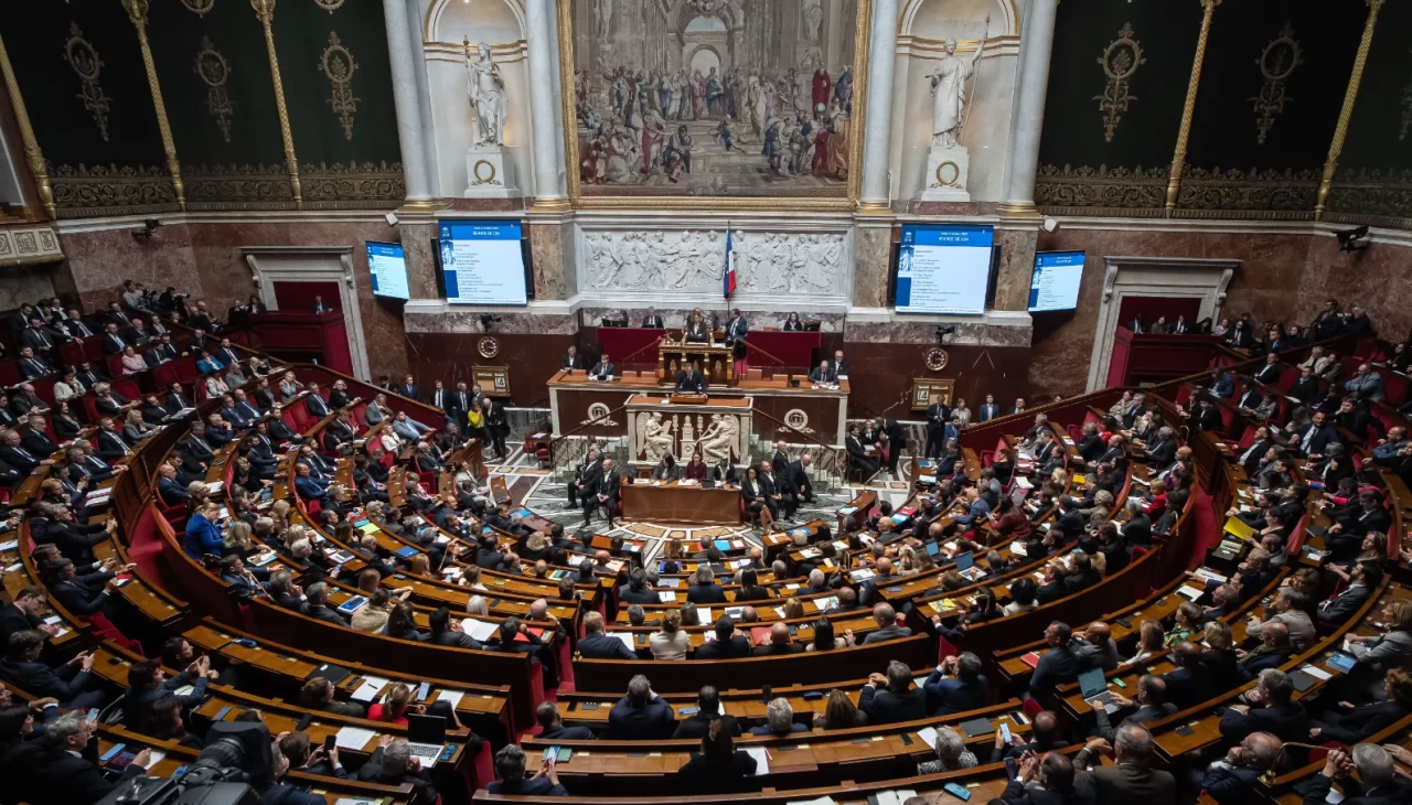 Fransa'da emeklilik yaşında sürpriz gelişme: Reform 2028'e kadar askıya alındı!