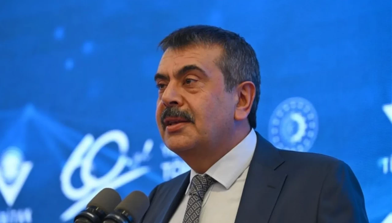 Bakan Tekin’den üç kuşağa üç mektup: ‘Her çocuğun geleceği size emanet edildi’