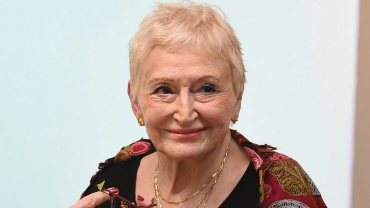 Türk Edebiyatının Ünlü Kalemi Pınar Kür Hayatını Kaybetti! Kaç Yaşındaydı ve Ölüm Sebebi Ne?