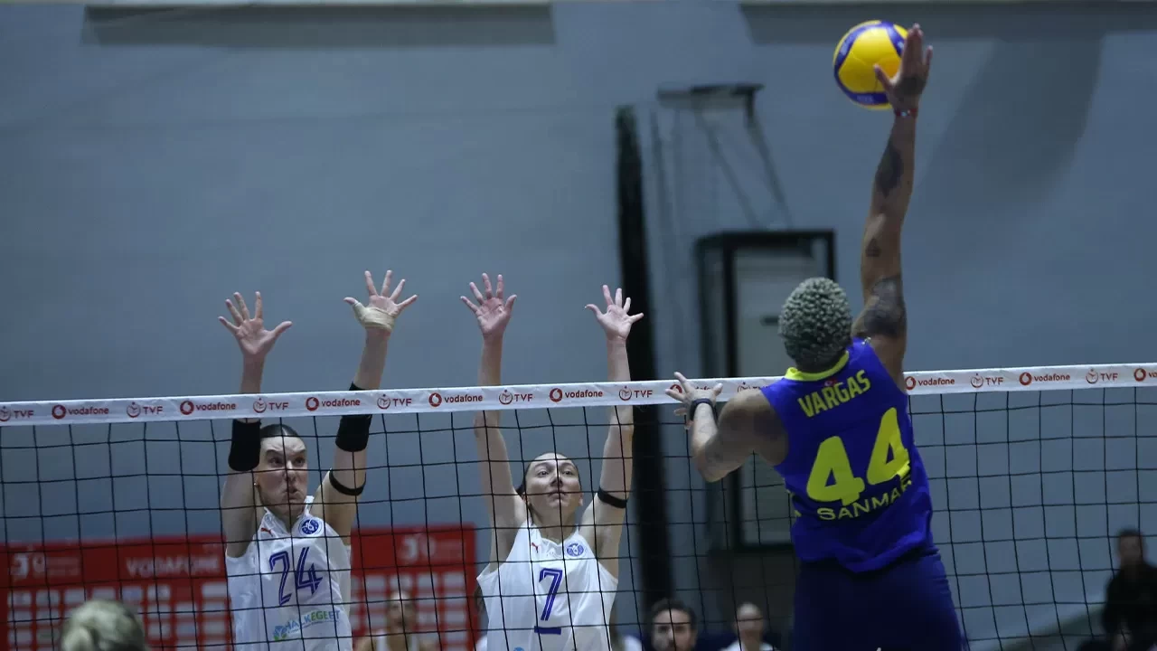 Fenerbahçe Kadın Voleybol Takımı, Aydın deplasmanında 4 sette güldü