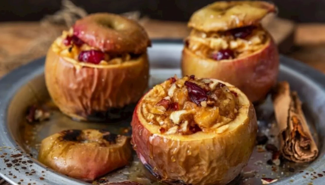 Rusların meşhur kış tatlısı Pechenye Yabloki! Bal, tarçın ve elmanın büyülü birleşimi