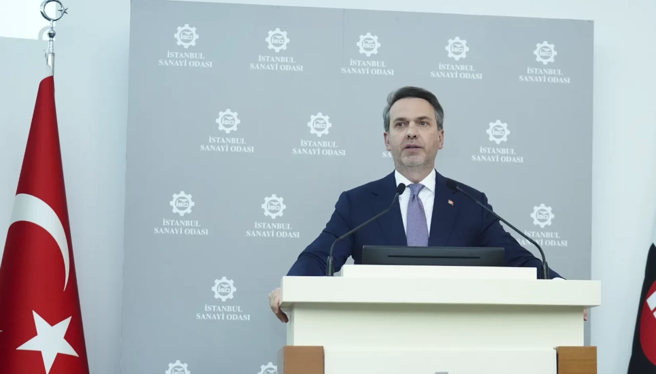 Bakan Bayraktar: Güneş ve rüzgârda kurulu güç 38 bin megavatı aştı