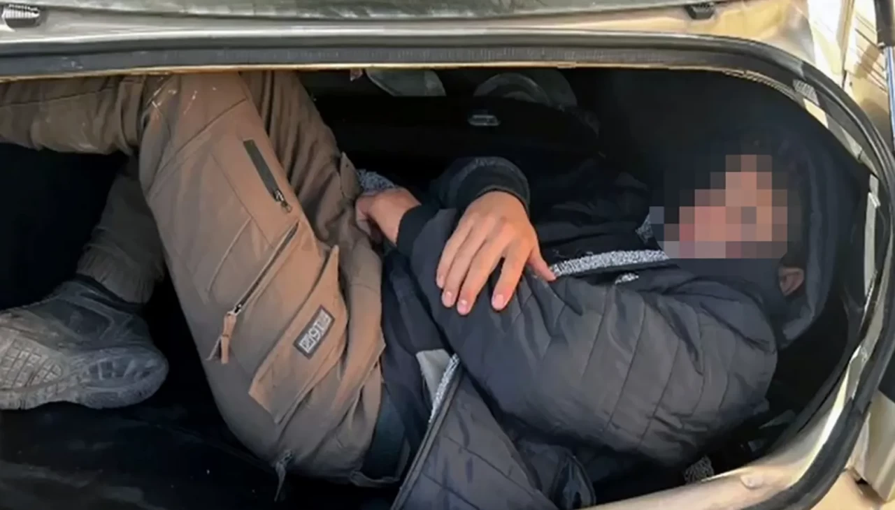 Hatay’da 12 düzensiz göçmen yakalandı: 3 organizatör tutuklandı