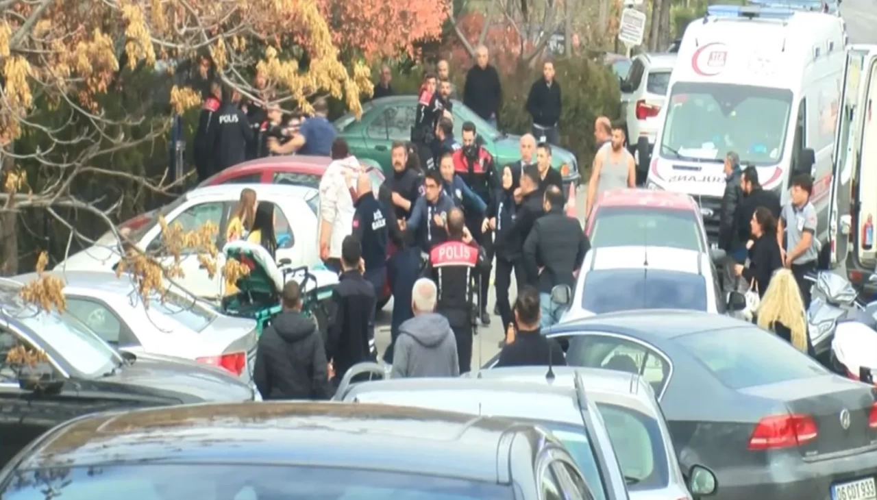 Ankara'da adliye önünde bıçaklı kavga: 5 yaralı