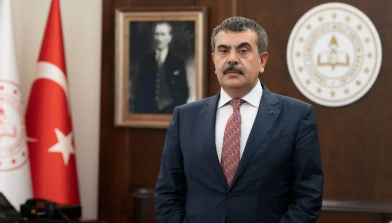 Milli Eğitim Bakanı Tekin’den şehit iki askerin öğretmen eşlerine anlamlı arama