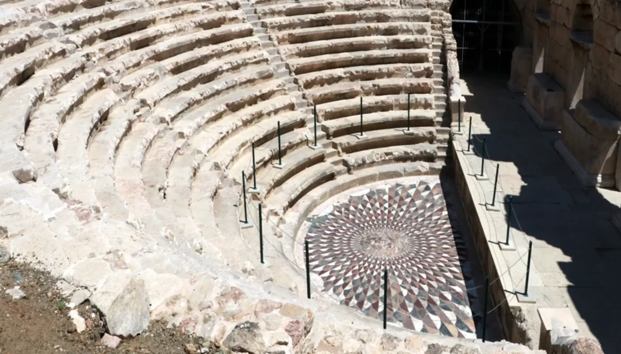 Kibyra Antik Kenti'ndeki Medusa Mozaiği kışa karşı kapatıldı