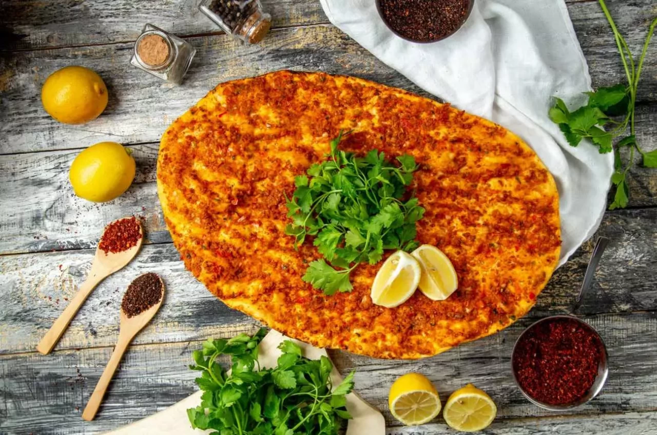 Evde Çıtır Çıtır Lahmacun Yapımı: MasterChef Ödüllü Tarif