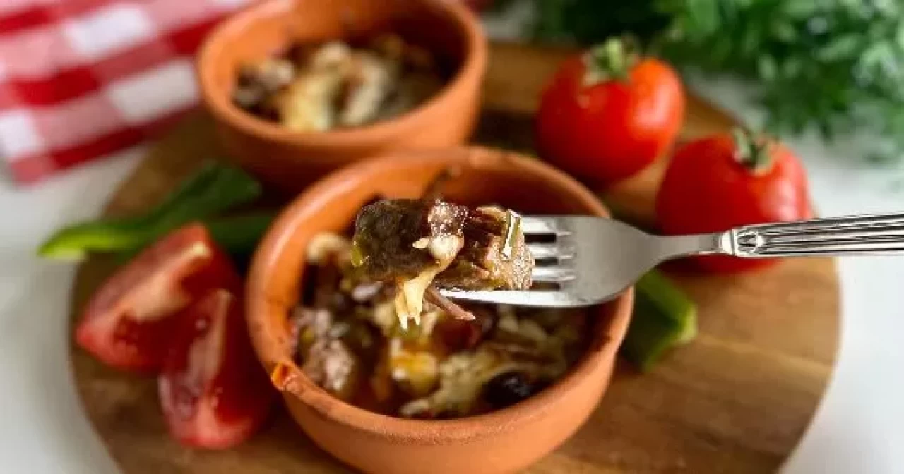 Sıcak ve Lezzetli: Fırında Güveçte Kaşarlı Kavurma Tarifi