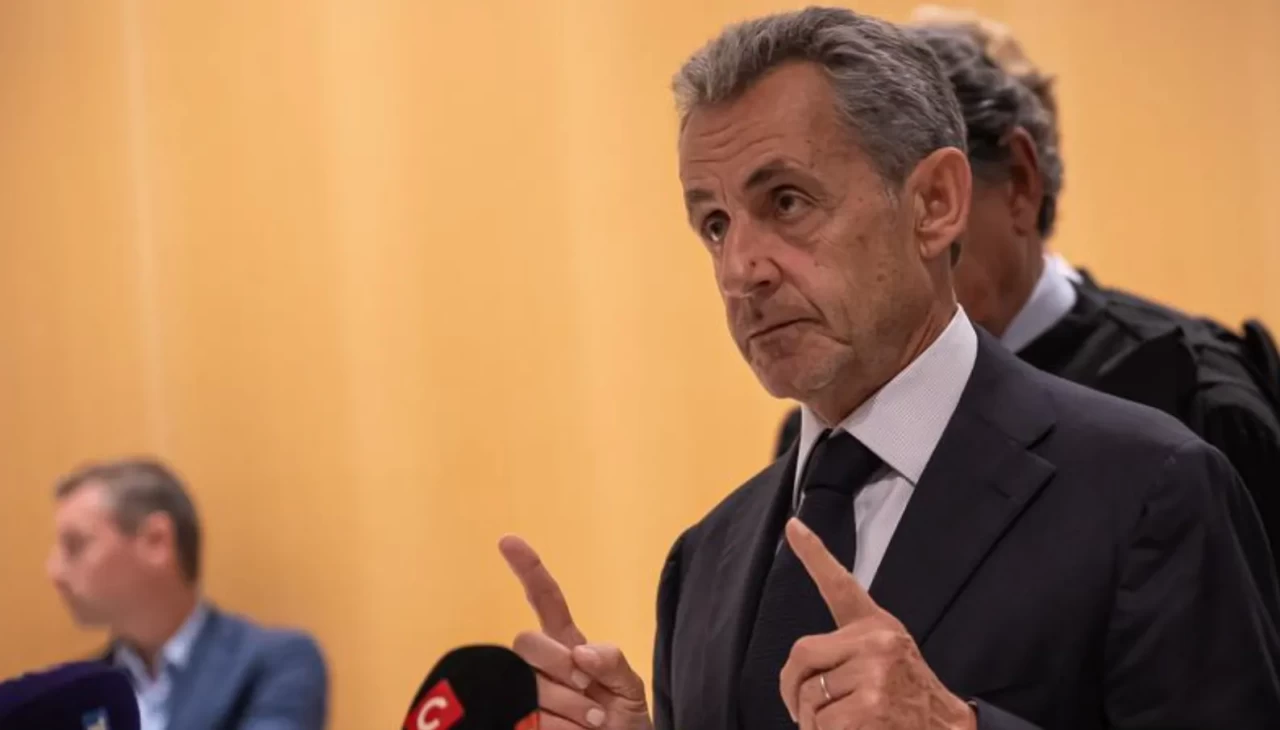 Fransa eski Cumhurbaşkanı Sarkozy’nin 1 yıllık hapis cezası kesinleşti
