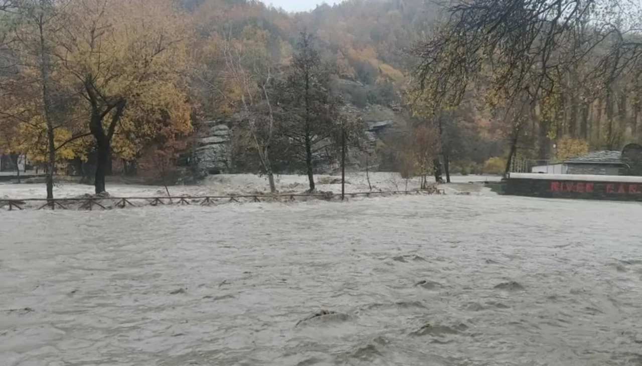 Yunanistan’da Alyakmona Nehri taştı: Kesriye kentinde ciddi hasar oluştu