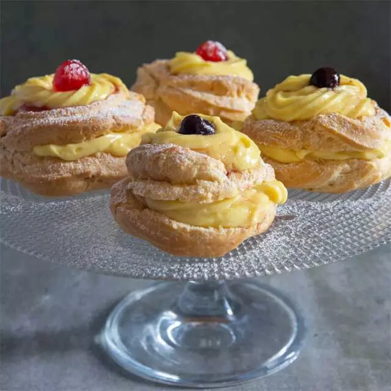 Napoli’nin Efsane Tatlısı Zeppole: Dışı Çıtır, İçi Yumuşacık Tarif