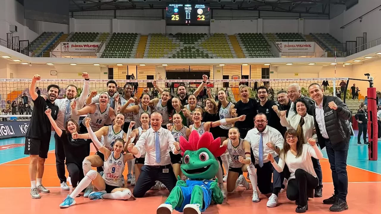 Nilüfer Belediyespor, Sultanlar Ligi'nde evinde Eczacıbaşı’nı 4 sette geçti