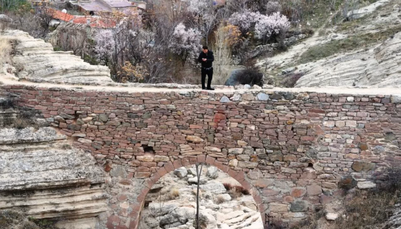 Konya’nın gizemli yapısı Şeytan Köprüsü ürkütücü görünümüyle ilgi çekiyor