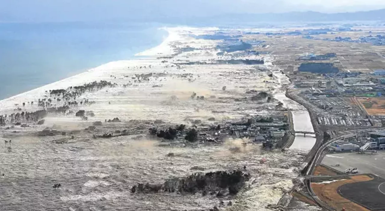 Japonya'da 6,8 büyüklüğünde deprem sonrası tsunami alarmı!