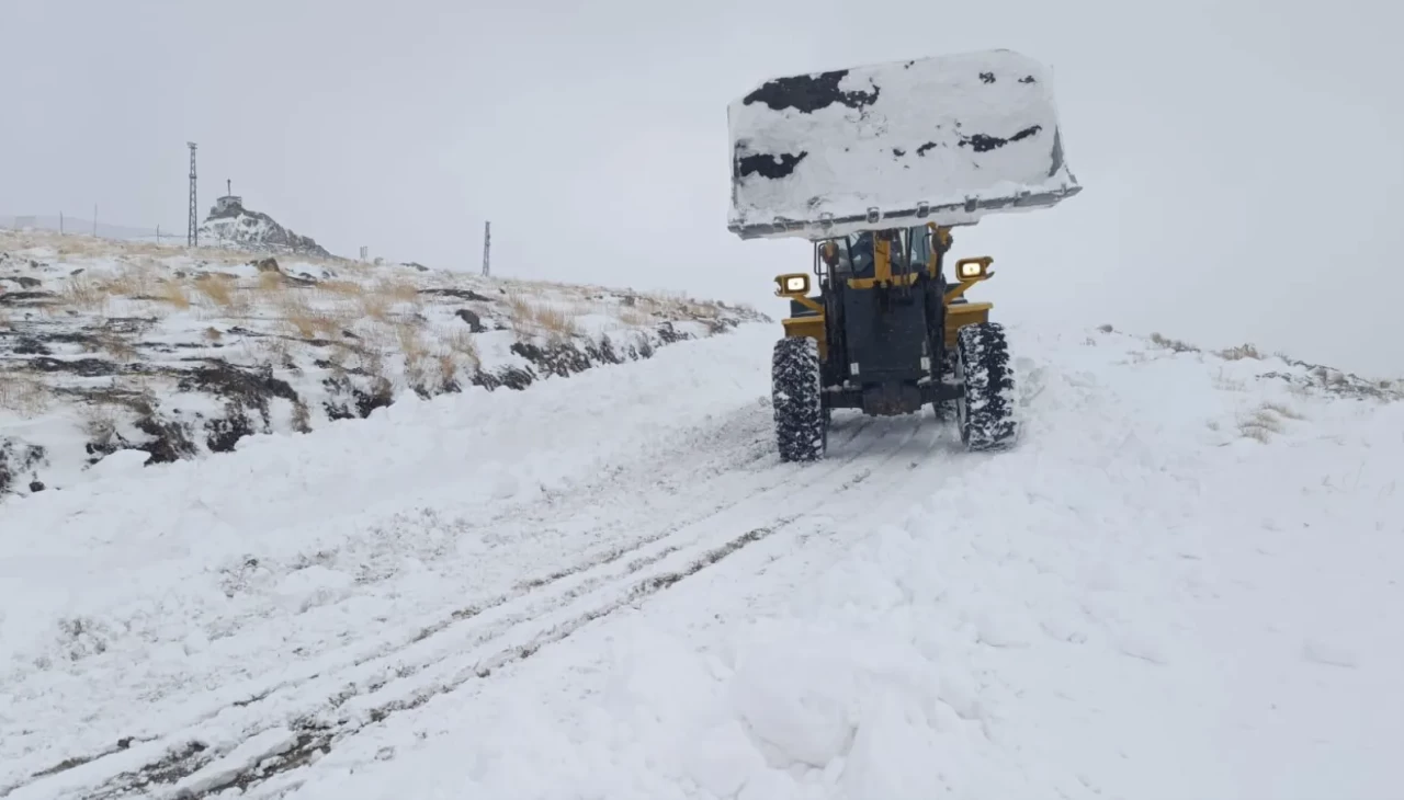 Şırnak’ta kış yüzünü gösterdi: Beytüşşebap’ta kar, Cizre’de sağanak hayatı felç etti