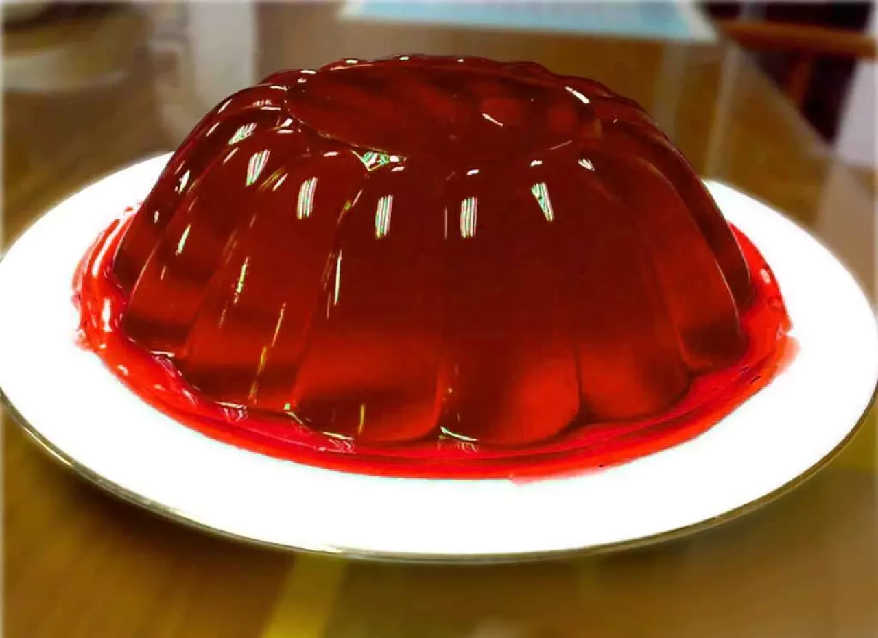 Osmanlı Mutfağından Hafif ve Lezzetli Meyveli Tatlı: Elmasiye Tarifi