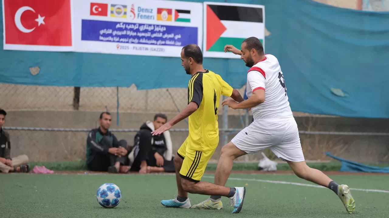 Gazze’de spor ruhunu canlandırmak için sembolik “Galatasaray–Fenerbahçe” maçı düzenlendi