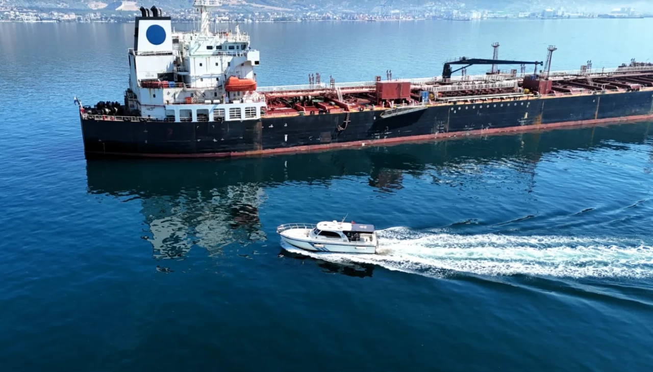 İzmit Körfezi’nden 7 bin metreküp atık çıkarıldı