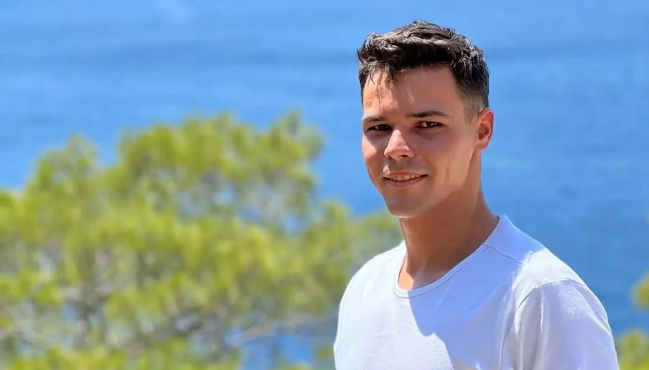 Muğla’da feci kaza: Kontrolden çıkan otomobil park halindeki araca çarptı; Sürücü hayatını kaybetti