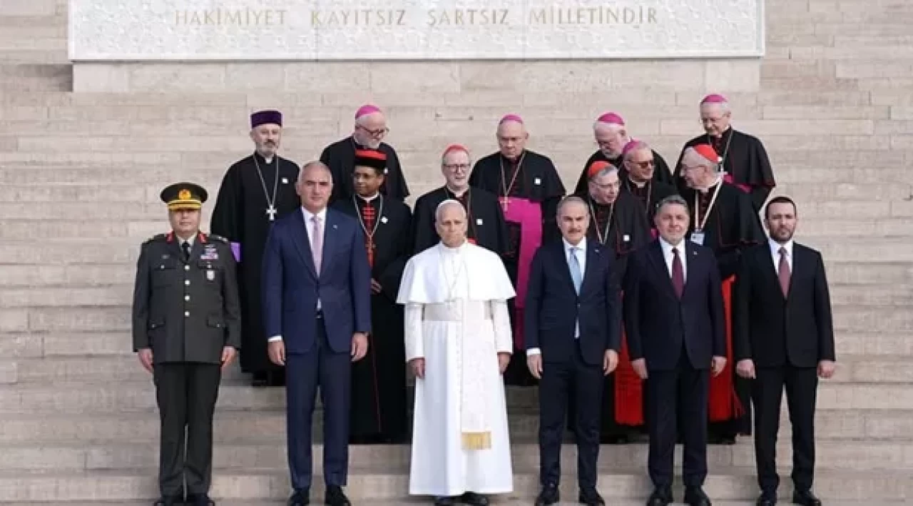 Vatikan Devlet Başkanı Papa 14. Leo Ankara'da: Anıtkabir'i ziyaret etti