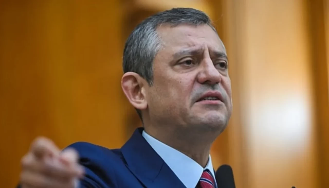 Yok öyle hakaret edip geri çekilmek! Özgür Özel, Akın Gürlek'e tazminat ödeyecek!