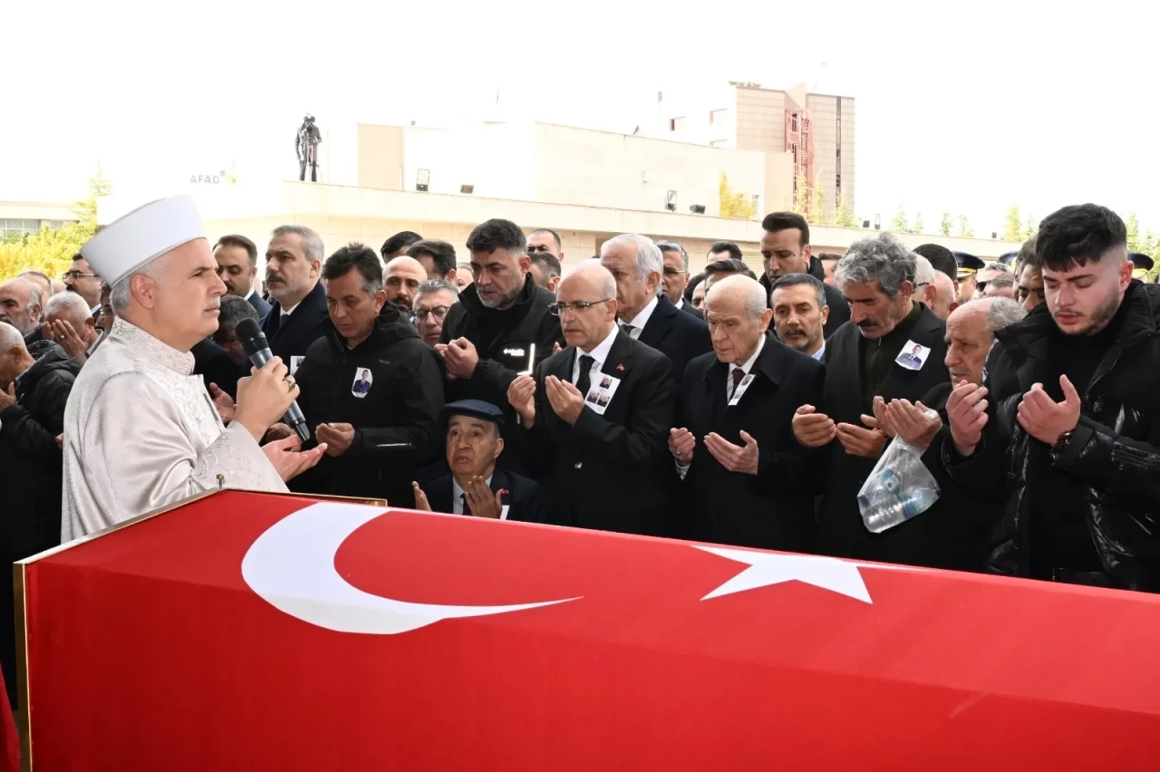 MHP Lideri Devlet Bahçeli, Ahmet Hamdi Akseki Camisi’ndeki cenaze törenine katıldı