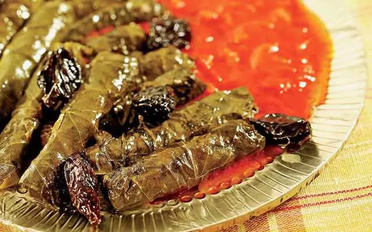 Tokat mutfağının lezzet bombası: Eşsiz erikli yavan sarma tarifi