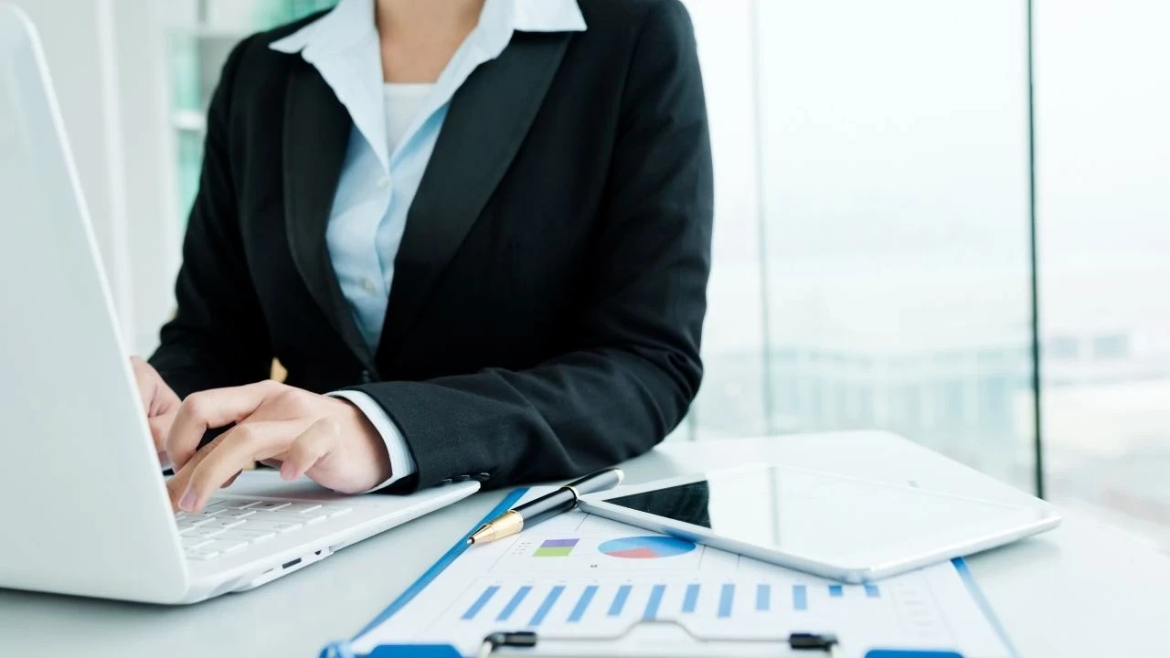 Sigortalı çalışan genç kadın sayısı 70 binden fazla arttı