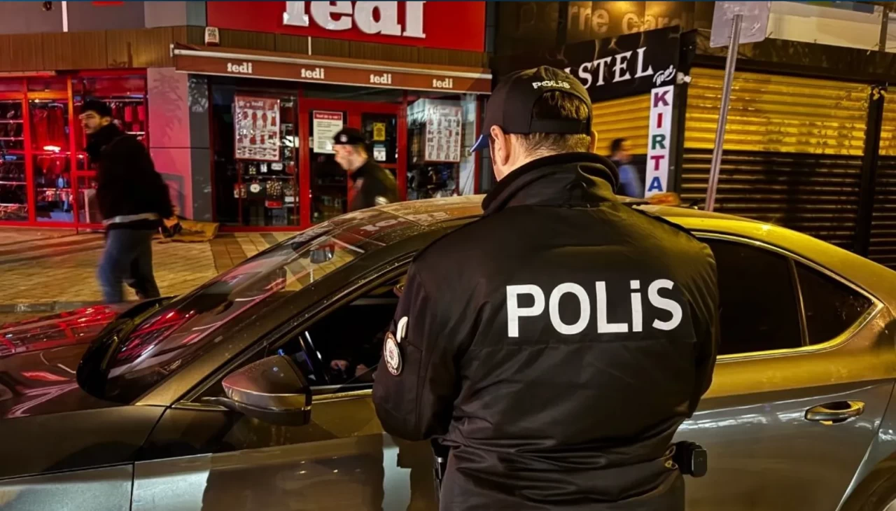 Bursa'da geniş çaplı asayiş operasyonu! Binlerce kişi kontrol edildi, aranan 10 şahıs yakalanadı