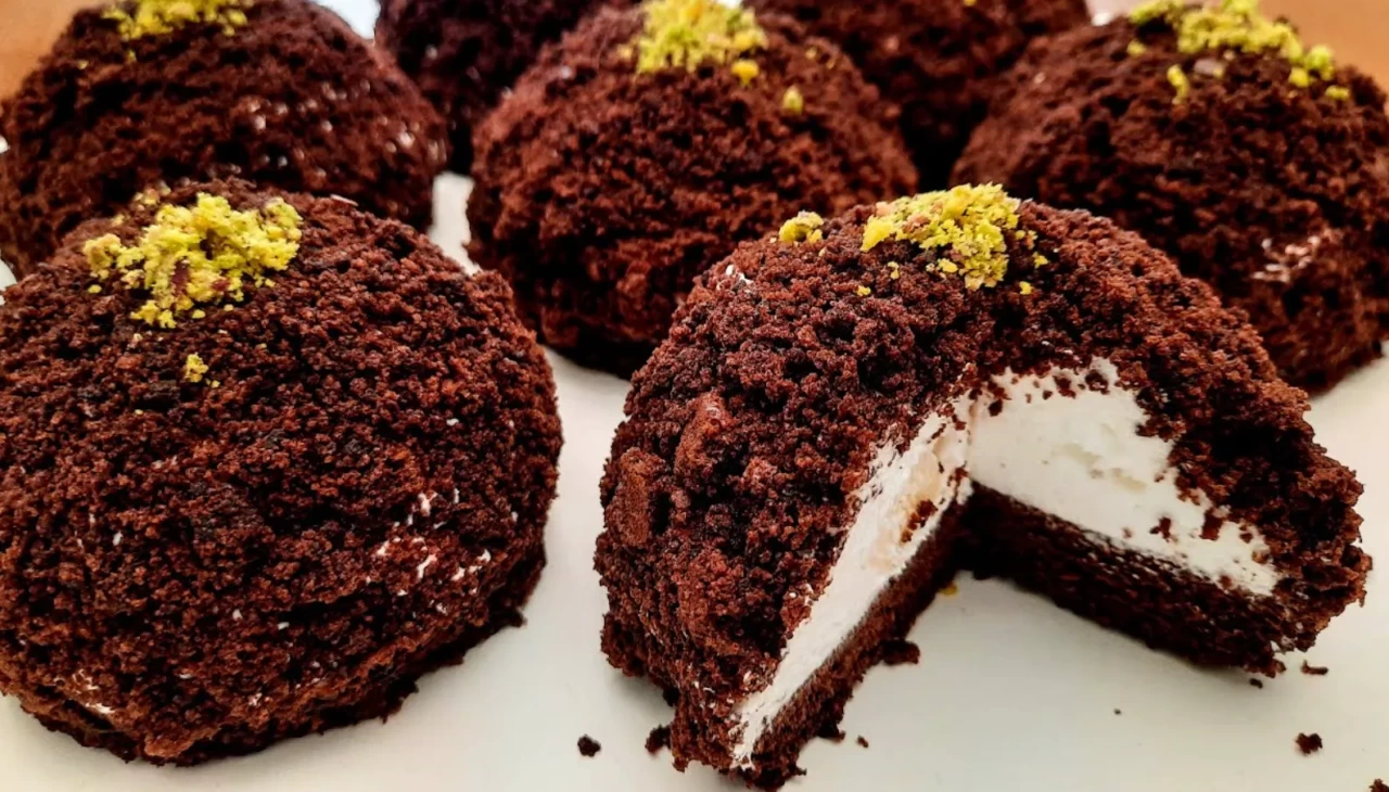 Ev hanımlarının yeni gözdesi! Mini köstebek pasta tarifi