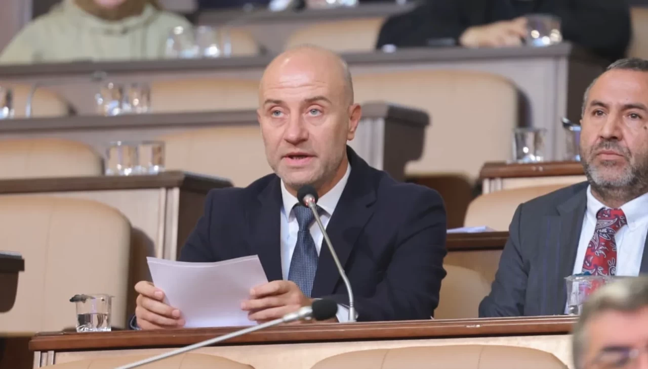 İstanbul’da 'çamurlu su' tartışması Meclis'e taşındı: İSKİ’ye soru yağdı