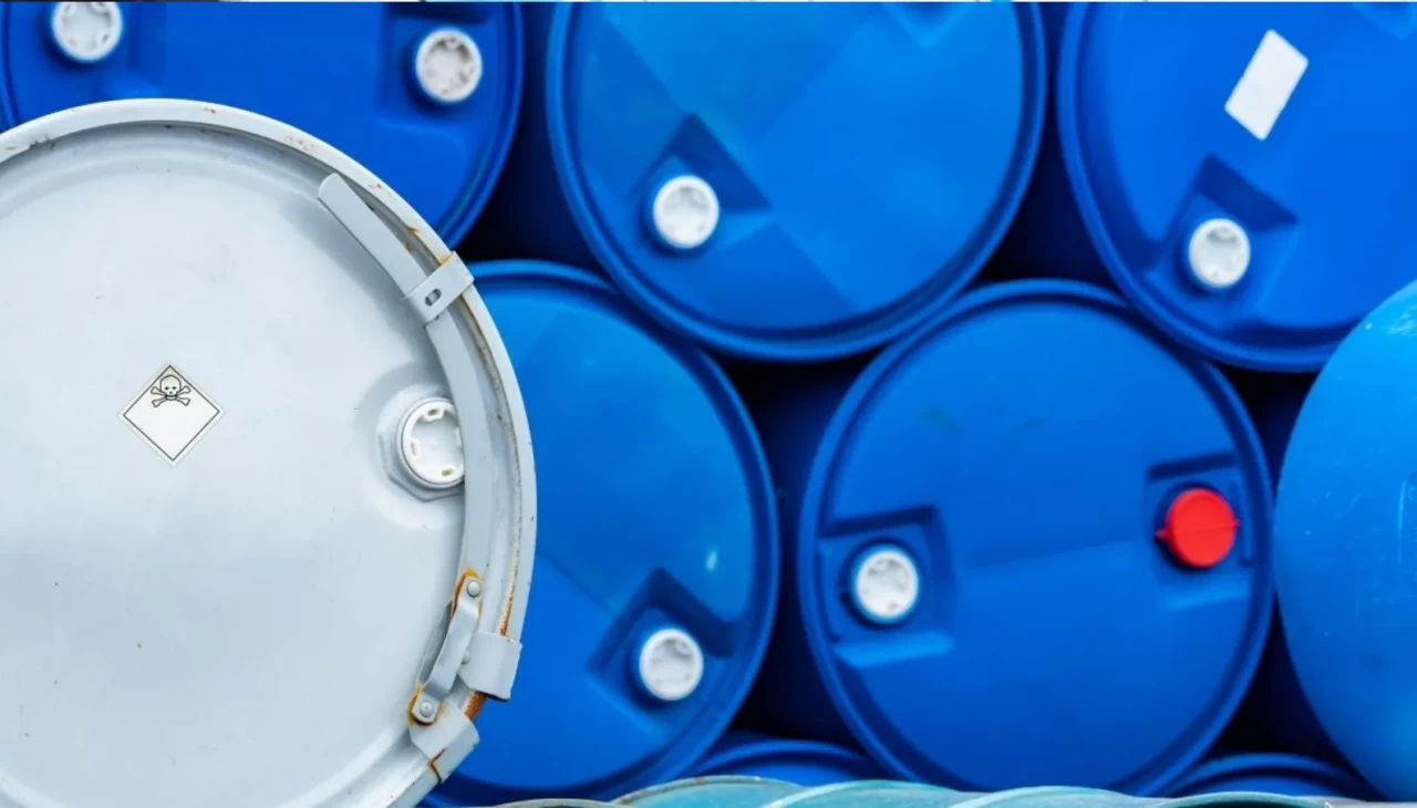 Brent petrol 64,30 dolardan işlem görüyor: ABD stok verileri ve rusya yaptırımları fiyatları etkiliyor