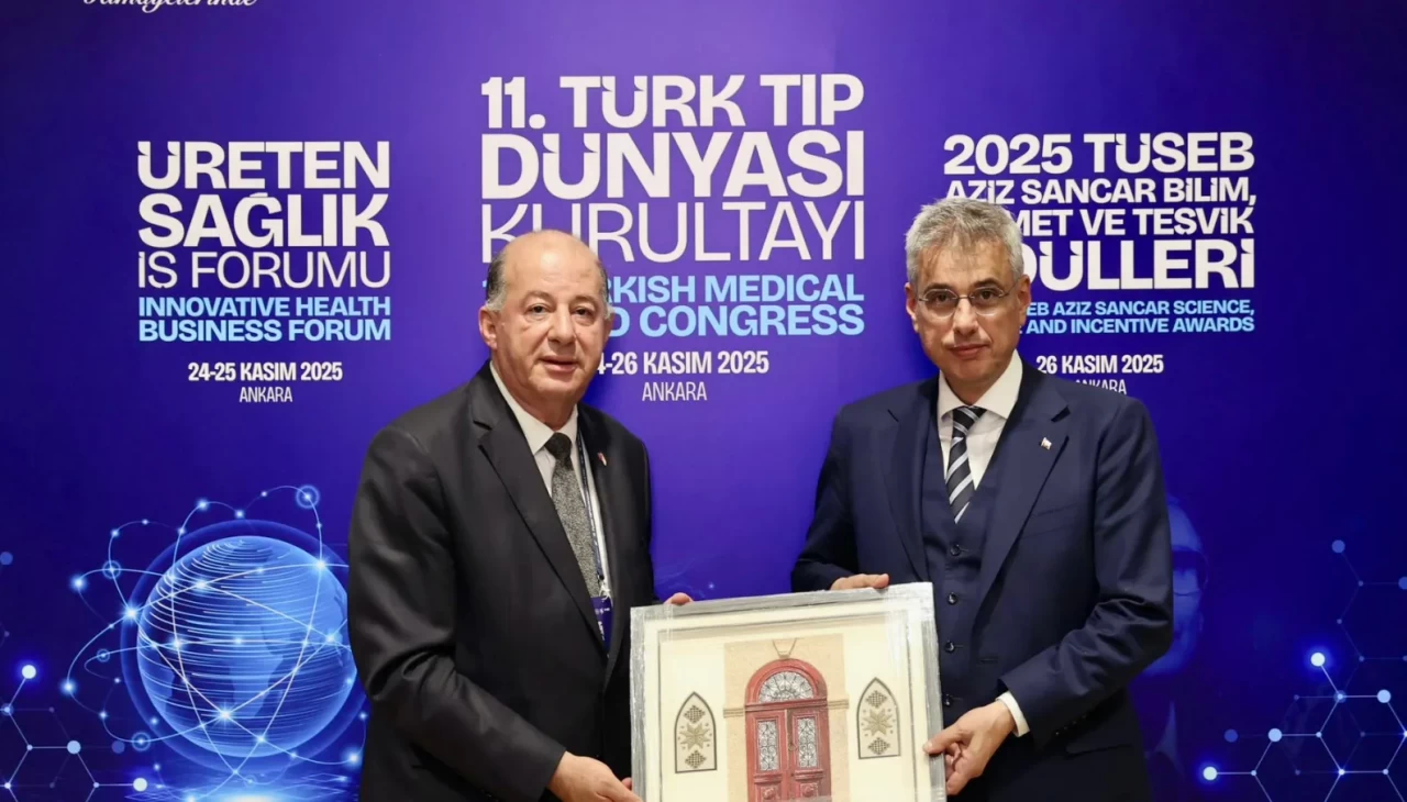 Sağlık Bakanı Memişoğlu, KKTC'li mevkidaşı Dinçyürek ile görüştü