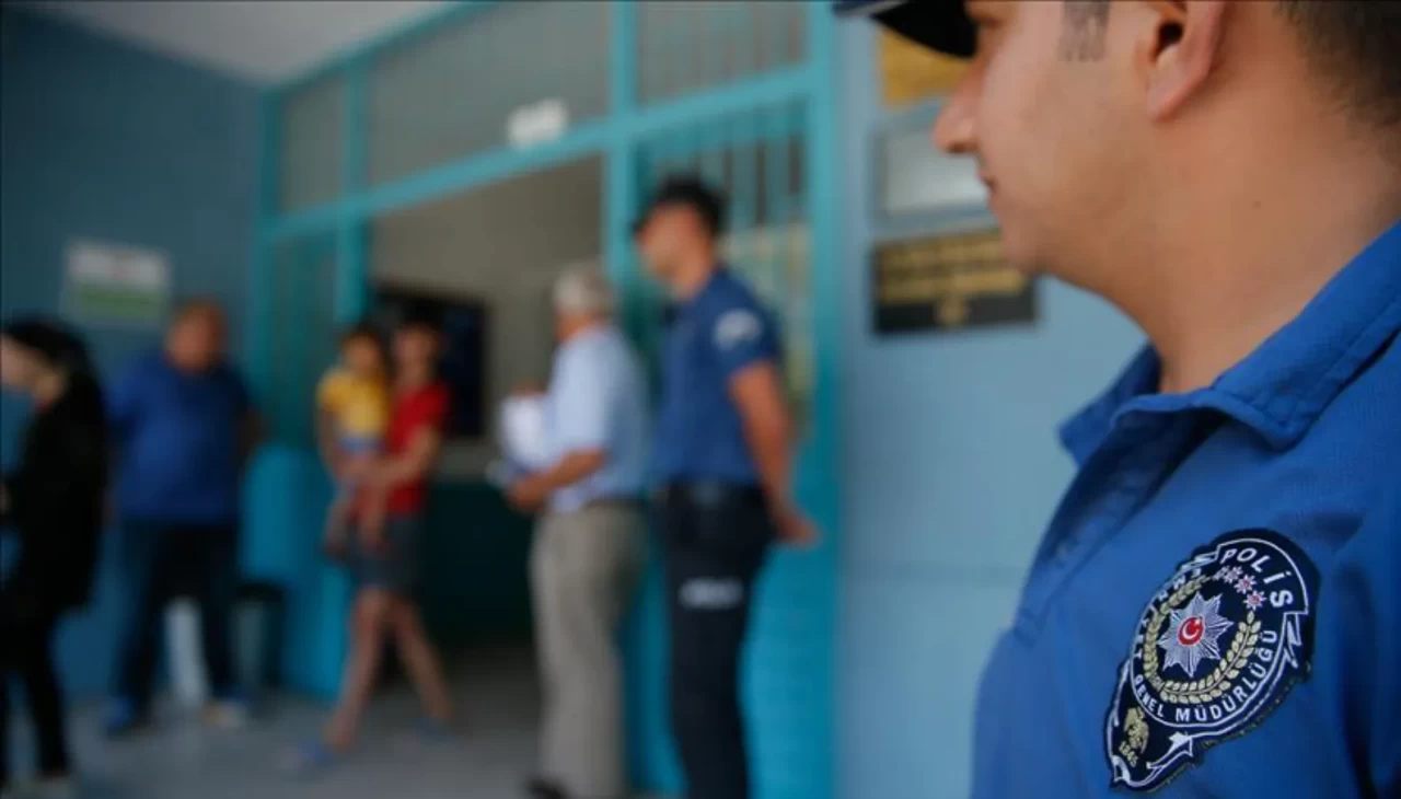 Kahramanmaraş'ta çocuklar arasında silah kazası: Arkadaşını vurdu, ağır yaralı hastaneye kaldırıldı!