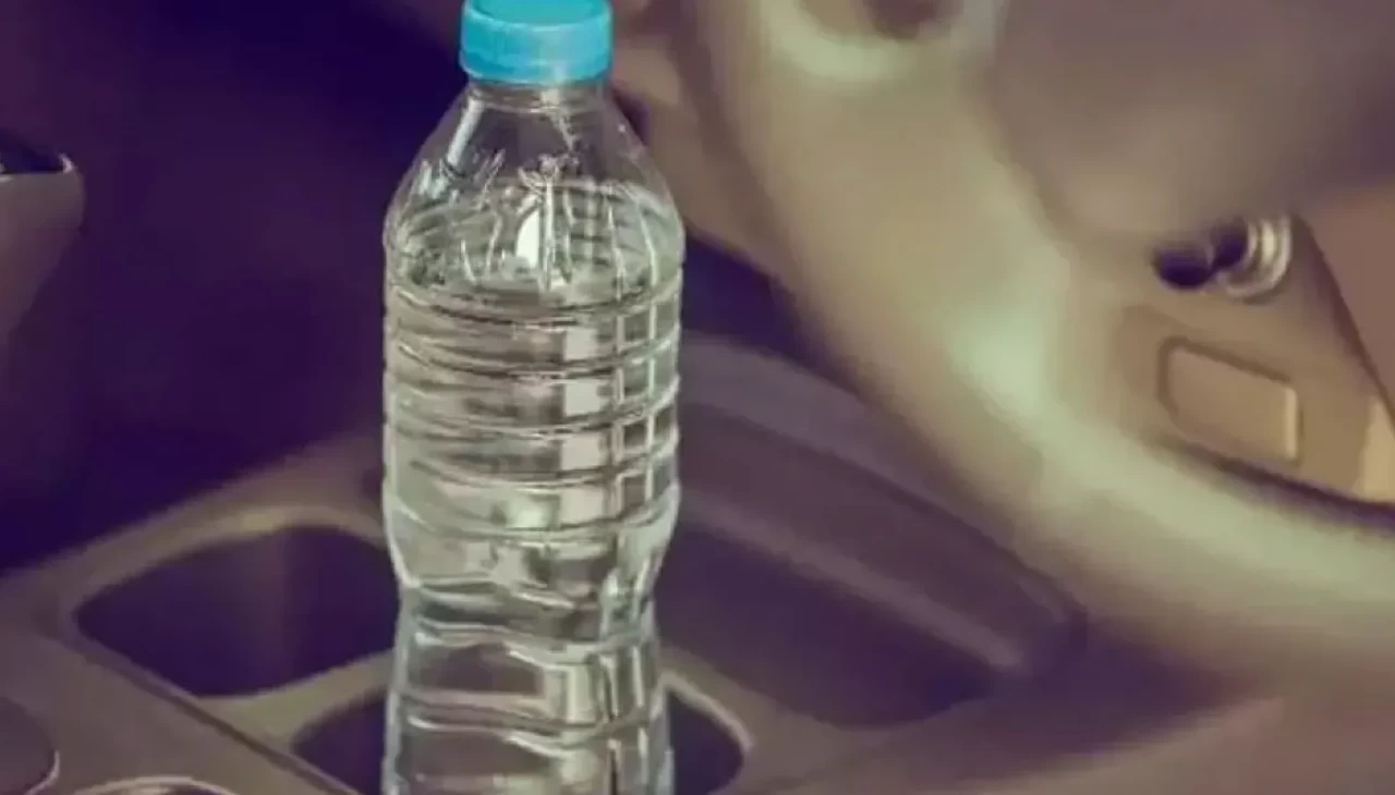 Kış soğuğu da korumuyor! Arabada unutulan plastik su şişesi gizli tehlike!
