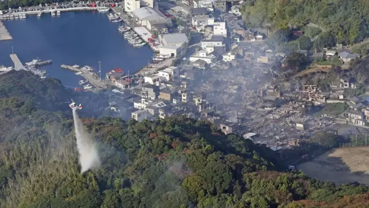 Japonya'da büyük yangın: 170'ten fazla bina hasar gördü