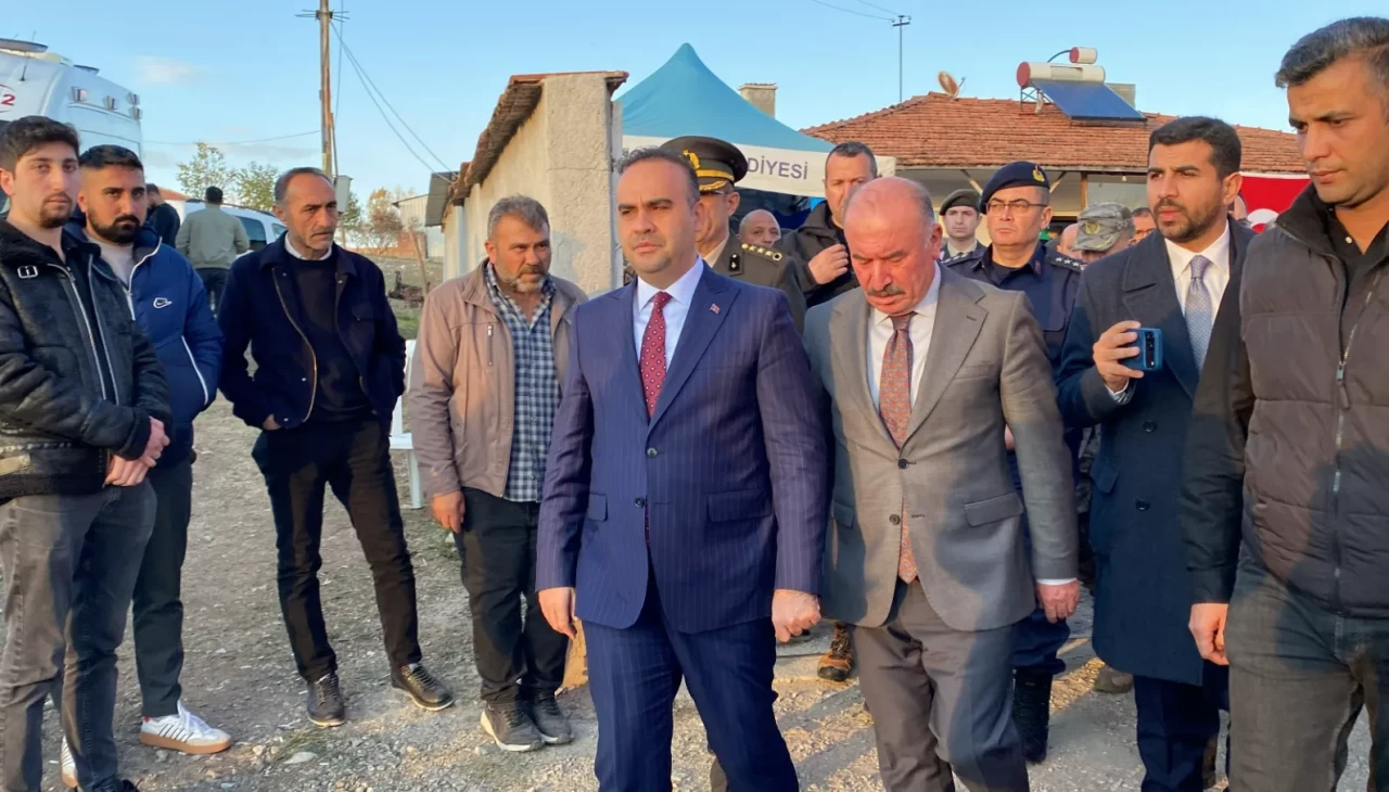 Sanayi ve Teknoloji Bakanı Kacır’dan şehit ailesine taziye ziyareti