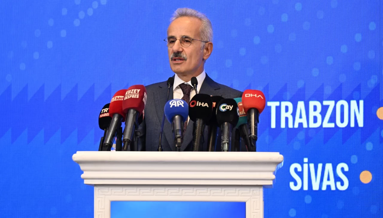 Bakan Uraloğlu: 'İstanbul Senin' uygulamasıyla 4.7 milyon kullanıcının verileri yabancı ülkelere sızdırıldı'